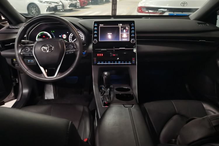 Used Toyota Avalon 2019 Dual-Engine 2.5L Luxury Edition China VI Standard