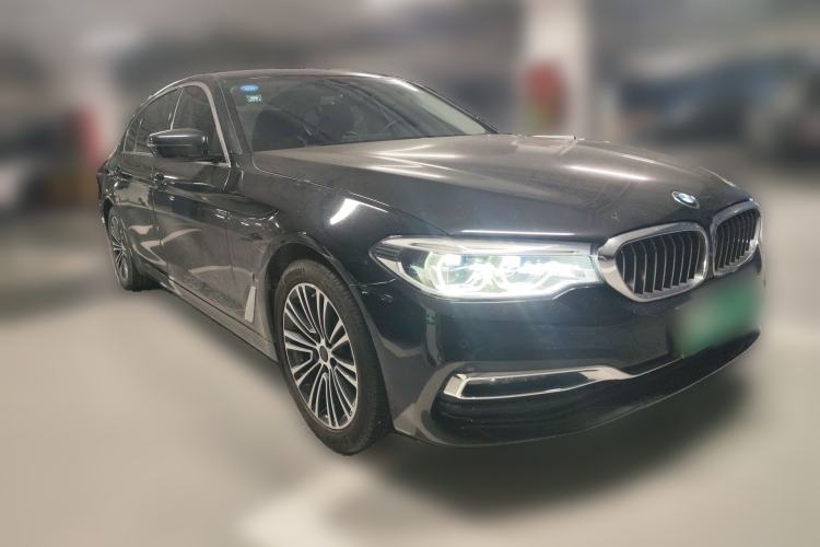 Used BMW 5 Series New Energy 2019 530Le Luxury Package Front Right 45 Deg
