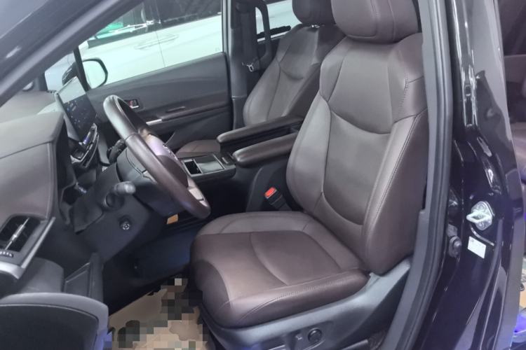 Used Toyota SIENNA 2021 2.5L Hybrid Platinum Edition
