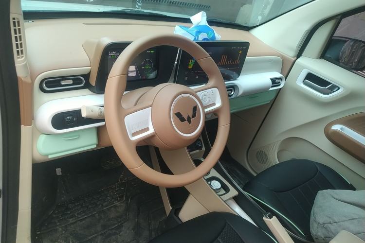 Used Wuling Hongguang MINIEV 2024 3rd Generation 215km Youth Edition Center Console