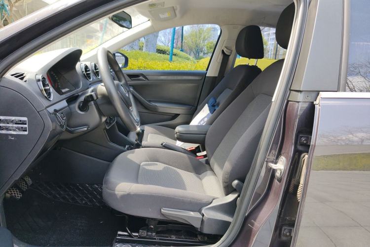 Used Volkswagen Jetta 2017 1.4L Manual Fashion Edition
