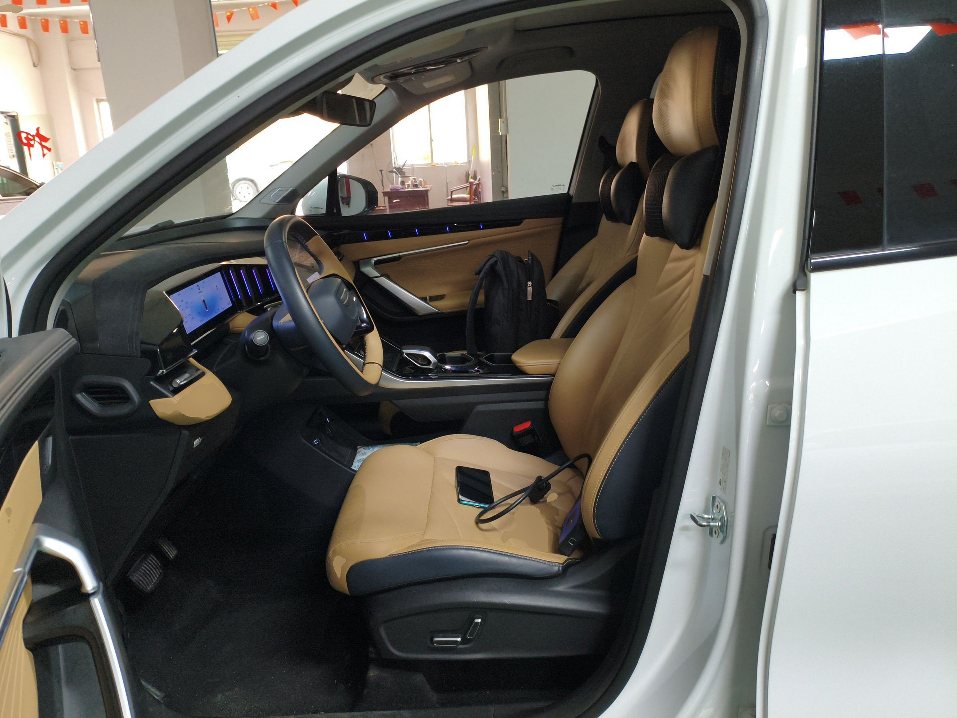 المقاعد الأمامية داخل السيارة