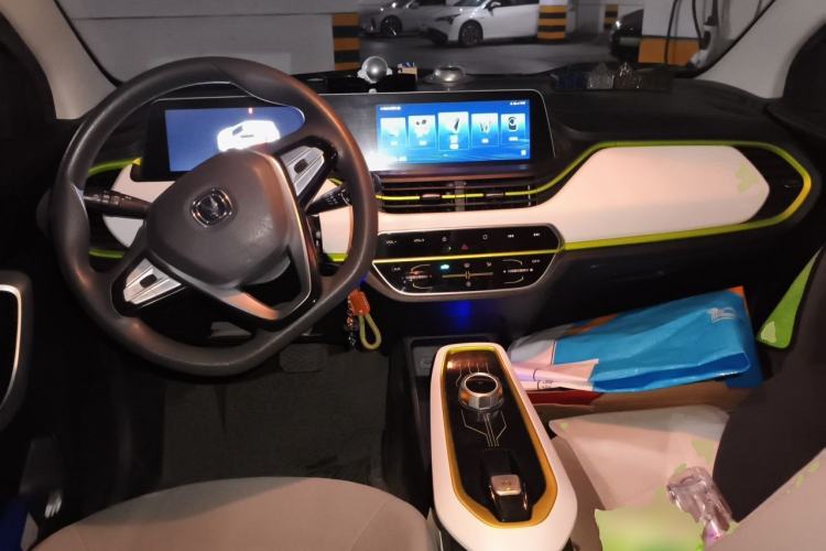 Used CHANGAN Benni E-Star 2022 Charming Edition Colorful Model Lithium-Ion Battery
