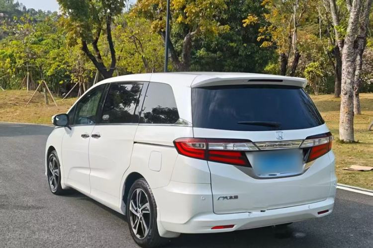 Used Honda Odyssey 2015 Updated Version 2.4L Smart Edition Exterior 5