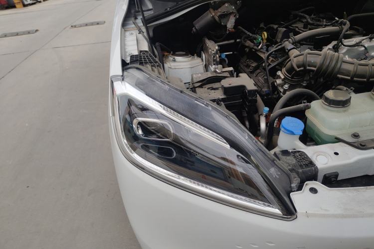 Used Wuling Hongguang New Energy 2025 Extended-Range Hybrid 50KM Comfort Version Exterior 6