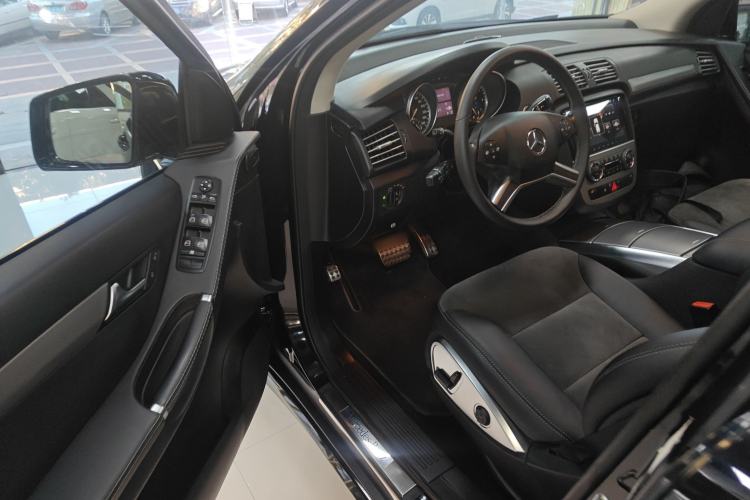 Used Mercedes-Benz R-Class 2015 R 320 4MATIC Luxury Model