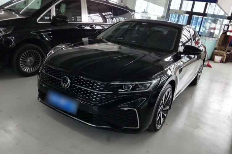 Used Volkswagen Passat 2022 330TSI Starry Luxury Edition