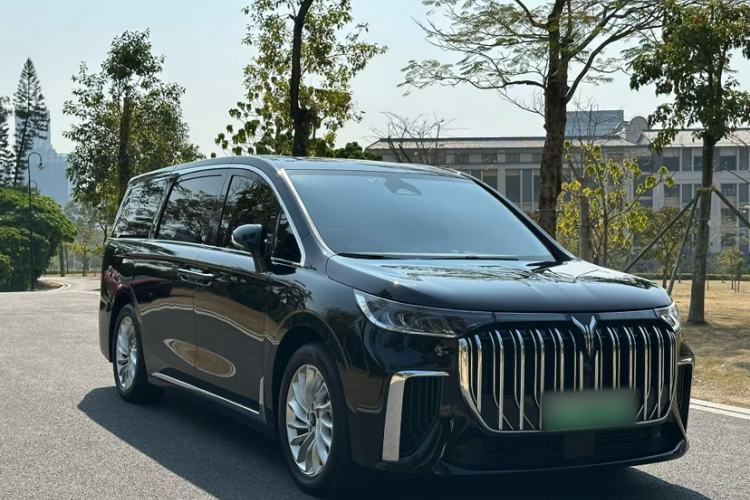 Used VOYAH Dream 2024 PHEV Extended-Range Premium Edition
