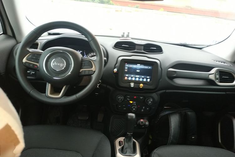 Used Jeep Renegade 2018 Connected Large Screen Version 180T Automatic High-Energy Edition