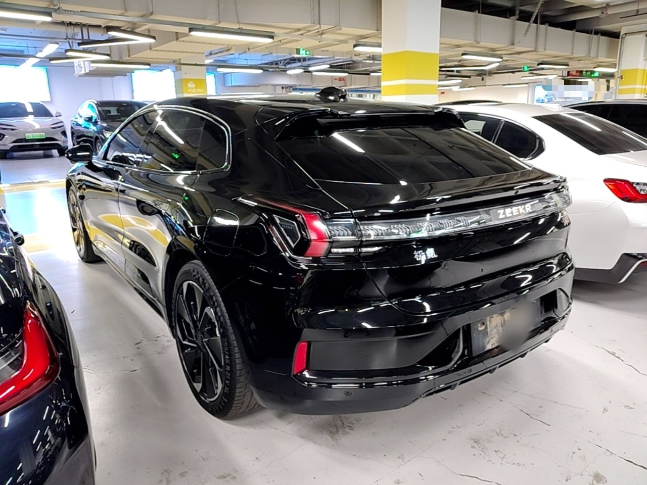 Zeekr 001 2023 YOU Edition 100 kWh — снимка 4