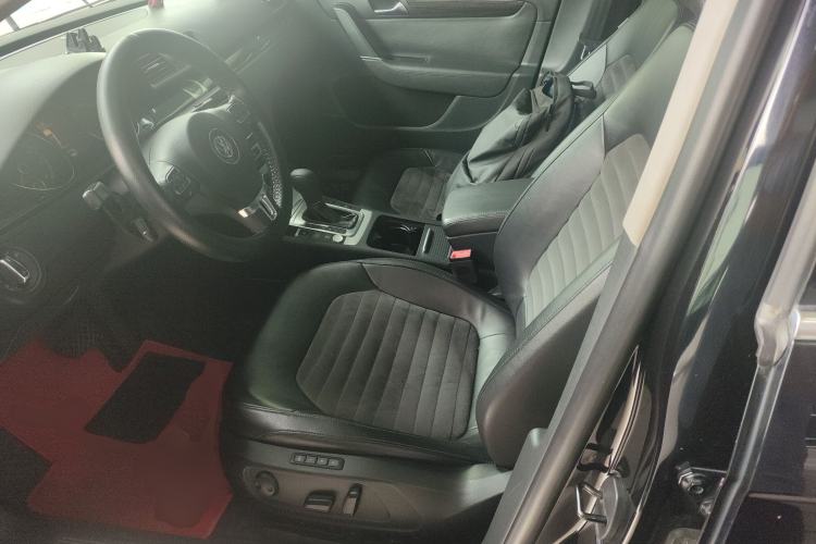 Used Volkswagen Magotan 2012 1.8TSI Prestige Model Left Front Seat