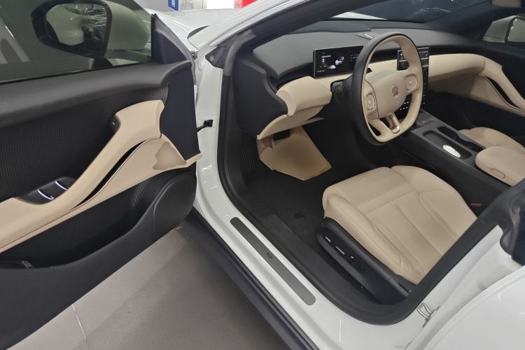 Used Nio ET5 2022 75 kWh Driver Seat