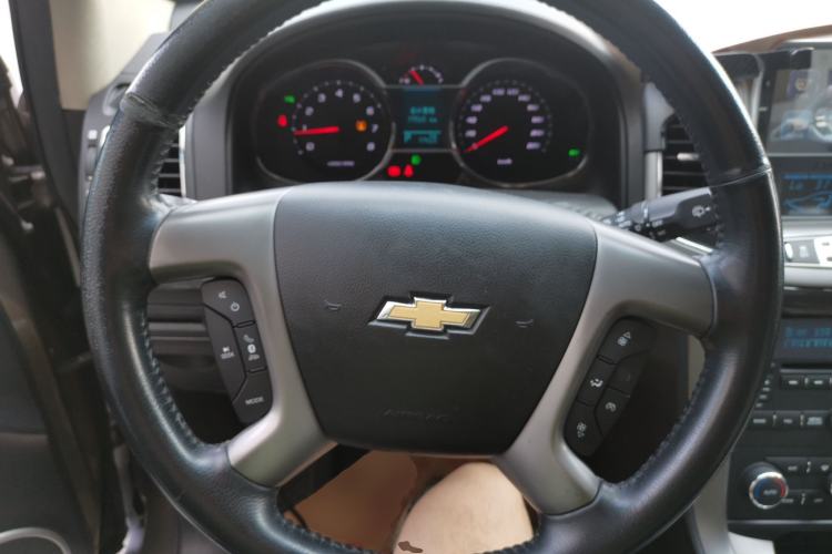 Used Chevrolet Captiva 2015 2.4L 4x4 Flagship Edition 7-Seater