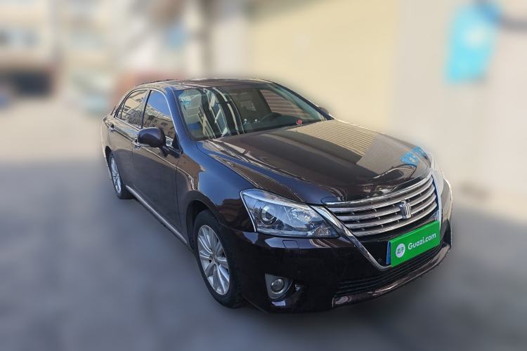 Used Toyota Crown 2012 2.5L Royal Leather Edition Front Right 45 Deg