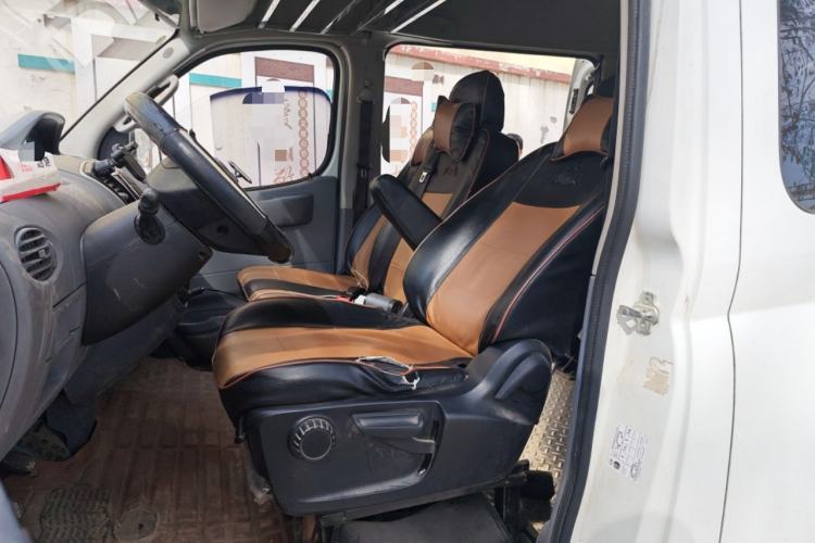 Used SAIC MAXUS Xintu V80 2019 2.5T Classic Edition 6-Speed Manual – Aoyuntong Short Wheelbase Mid-Height Design 5/6 Seats