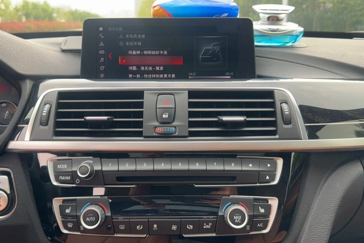 Used BMW 3 Series GT 2018 330i xDrive M Sport Edition Audio And AC Panel