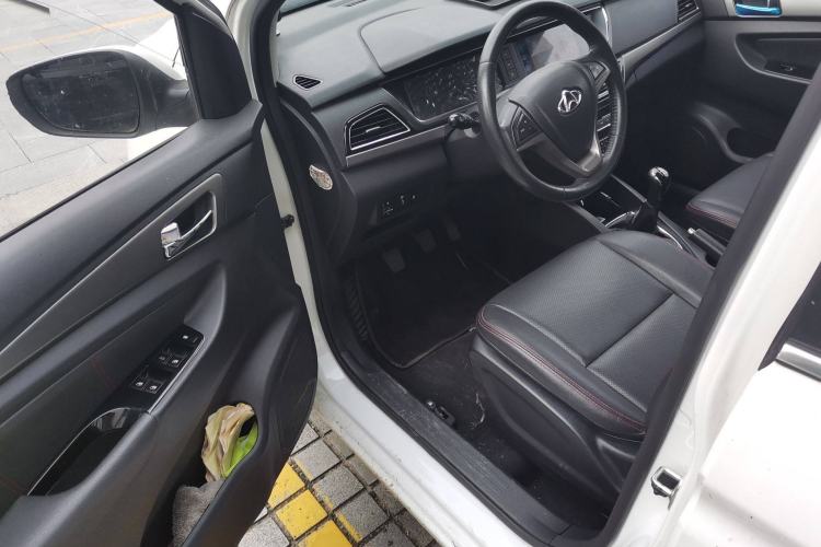 Used CHANGAN KAICHENG Oushang A600 2016 1.5L Manual Luxury 7-Seater