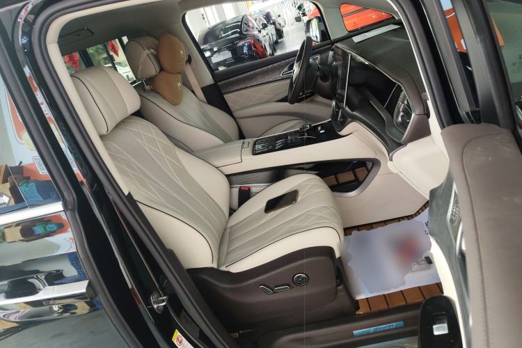 Used Denza D9 2024 DM-i 1050 Luxury Model Right Front Seat