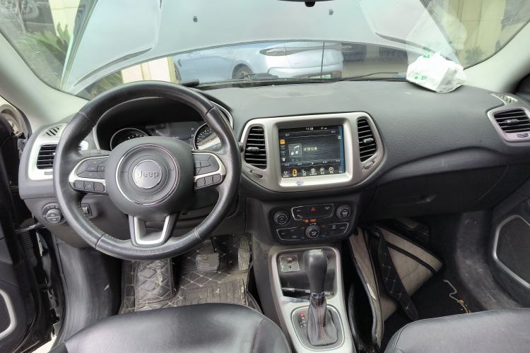 Used Jeep Compass 2017 200T Automatic Family Edition
