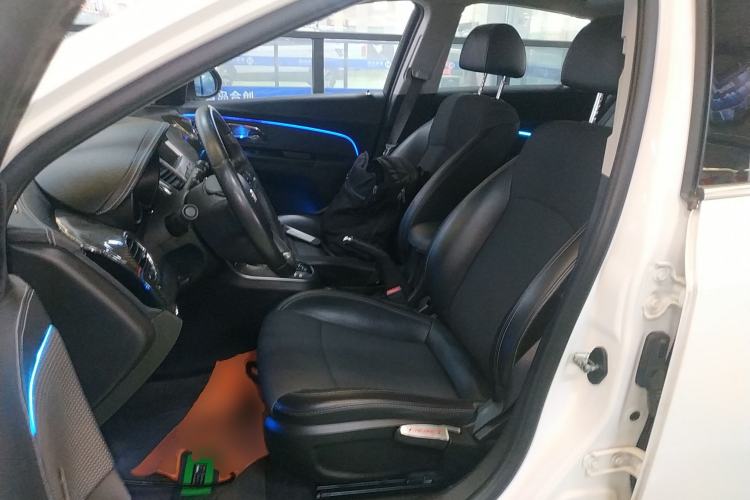 Used Chevrolet Cruze 2013 Hatchback 1.6T Automatic Flagship Model Left Front Seat