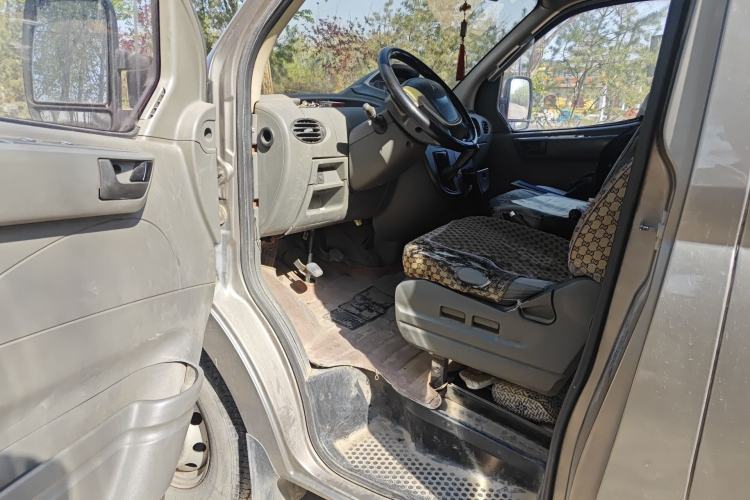 Used SAIC MAXUS Xintu V80 2014 2.5T Aoyuntong Short Wheelbase Low Roof