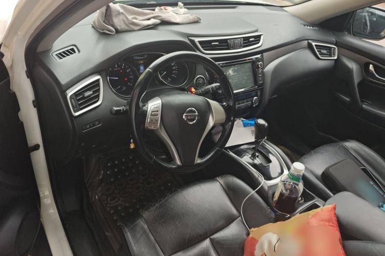 Used Nissan X-Trail 2014 2.0L CVT Comfort Edition 2WD Center Console