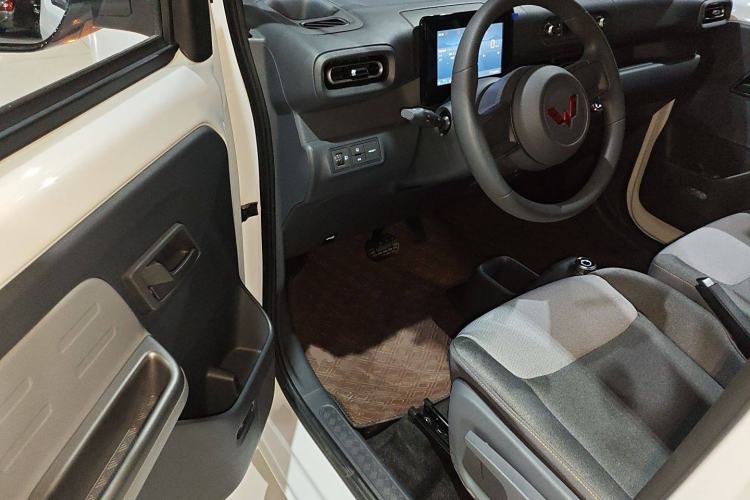 Used Wuling Zhiguang New Energy 2025 Model 305km Ambitious Edition