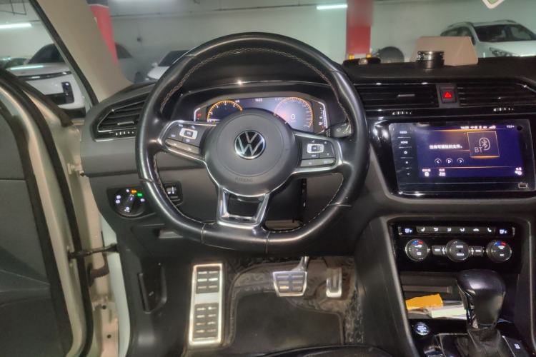 Used Volkswagen Tiguan L 2021 330TSI Automatic Two-Wheel Drive R-Line Enhanced Edition
