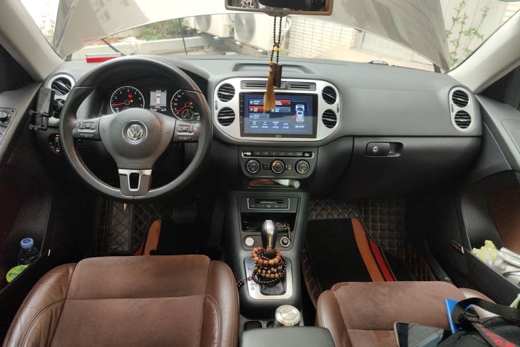 Used Volkswagen Tiguan 2013 2.0 TSI Automatic All-Wheel-Drive Flagship Edition Center Console