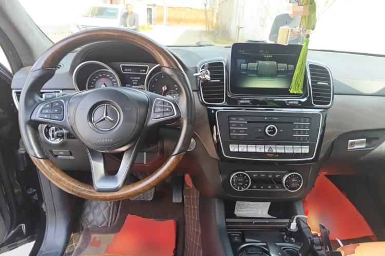 Used Mercedes-Benz GLS 2016 GLS 500 4MATIC Center Console