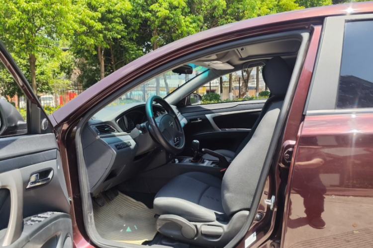 Used Haima M6 2017 1.6L Manual Comfort Model Exterior 5