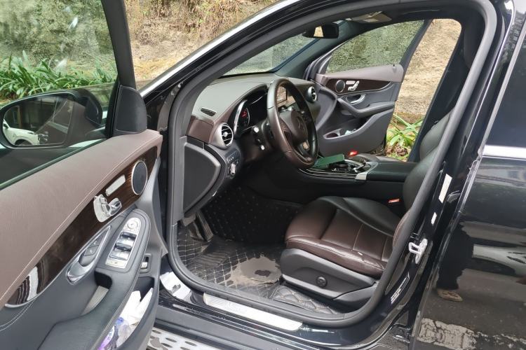 Used Mercedes-Benz GLC 2019 Facelift GLC 260 L 4MATIC Luxury Model
