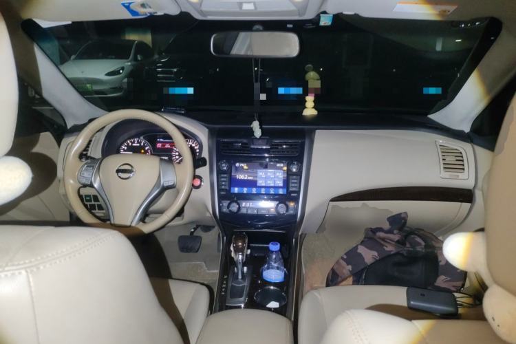 Used Nissan Teana 2013 2.0L XL Comfort Edition Center Console