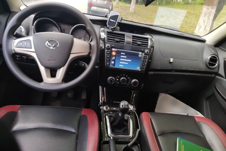 Used HYOSOW S3 2014 1.5L Comfort Version China IV Emission Standard Center Console