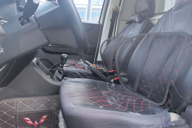 Used Wuling Hongguang V 2019 1.5L Jingqu Edition Sealed-Window Vehicle China VI LAR