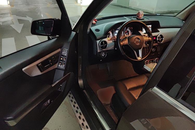 Used Mercedes-Benz GLK-Class 2013 GLK 300 4MATIC Dynamic Sunroof Model