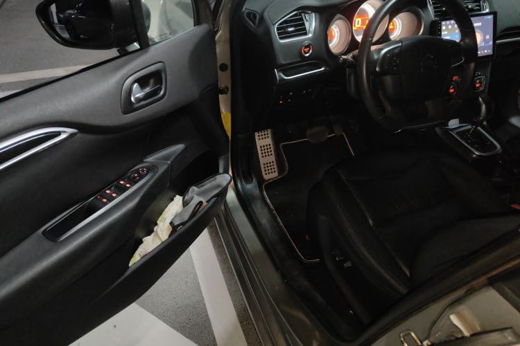 Used Citroen C4L 2013 1.6 THP Automatic Impression Edition Driver Seat