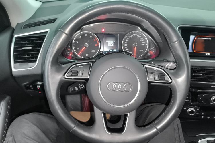 Used Audi Q5 2018 Collector's Edition 40 TFSI Technology Model
