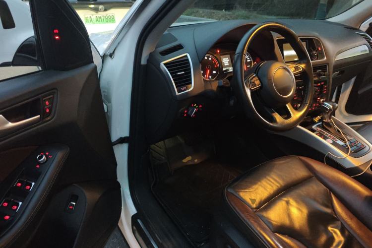 Used Audi Q5 2017 Plus 40 TFSI Technology Model
