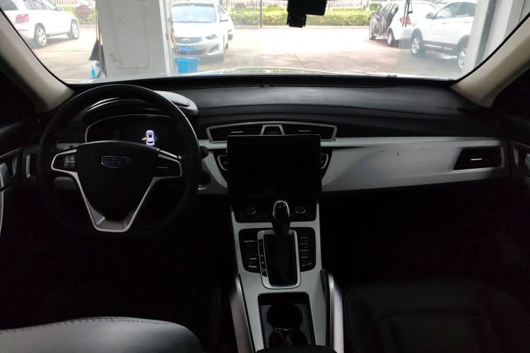 Used Geely Auto Emgrand X7 Sport 2016 1.8TD Automatic Smart Connectivity Version Center Console