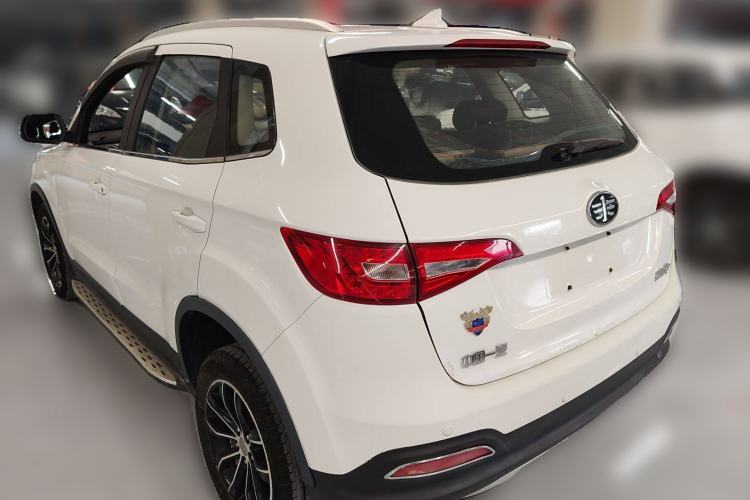 Used FAW Senya R7 2016 1.6L Manual Luxury Model
