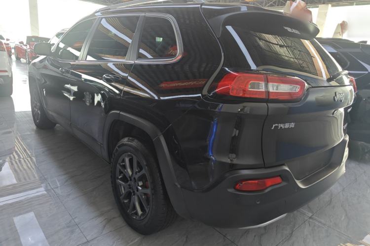 Used Jeep Cherokee 2020 2.0L Two-Wheel Drive Classic Sports Edition