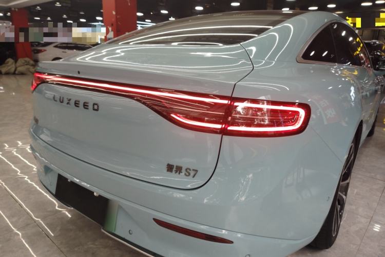 Used Hima Luxeed S7 2025 785 km Ultra
