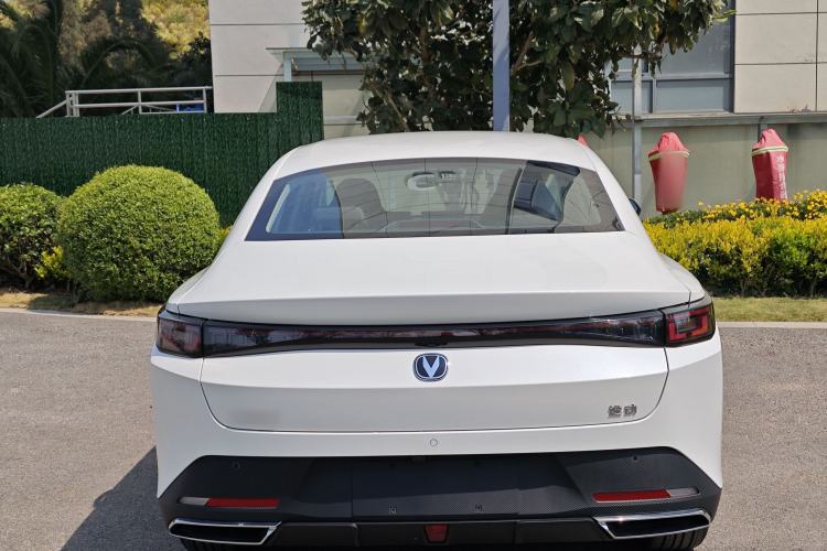 Used Changan Eado PHEV 2025 Smart New Blue Whale 145KM High-Energy Edition