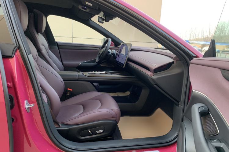 Used Xiaomi Auto SU7 2024 Four-Wheel Drive Ultra-Long Range Advanced Intelligent Driving Max Edition
