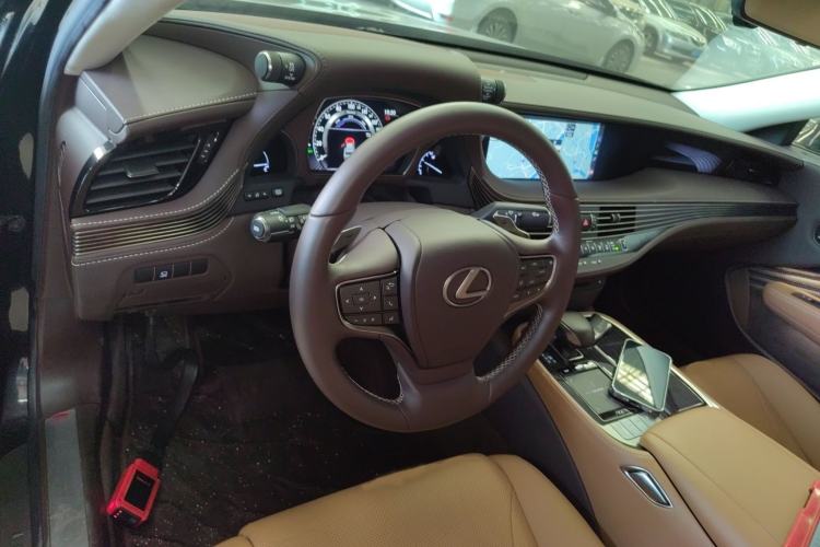 Used Lexus LS 2020 500h Excellence Edition China VI standard
