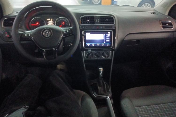 Used Volkswagen Polo 2018 1.5L Automatic Enjoyment Model Center Console