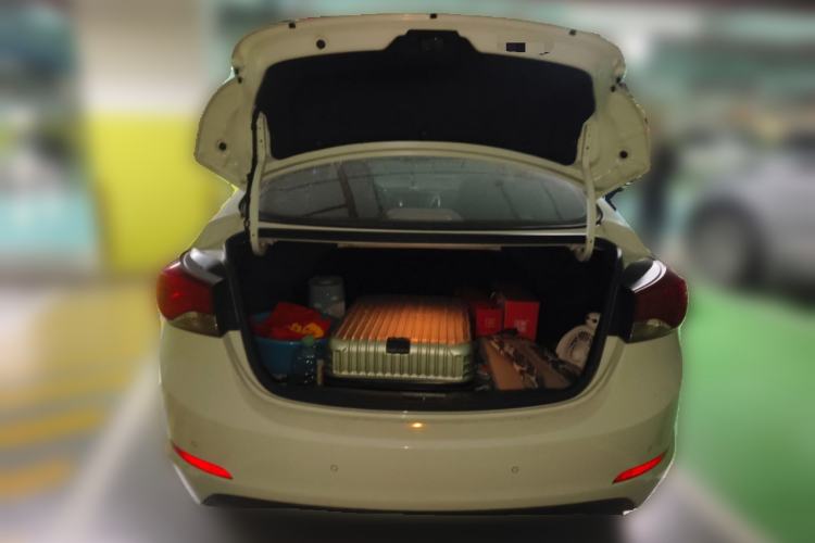 Used Hyundai Elantra (5th Generation / Langdong) 2016 1.6L Manual Luxury Model
