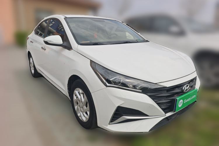 Used Hyundai Verna (new generation) 2020 1.4L Manual GLS Cool Edition Front Right 45 Deg