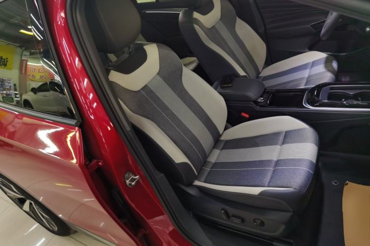 Used Volkswagen ID.4 CROZZ 2022 Long-Range PURE+ Edition
